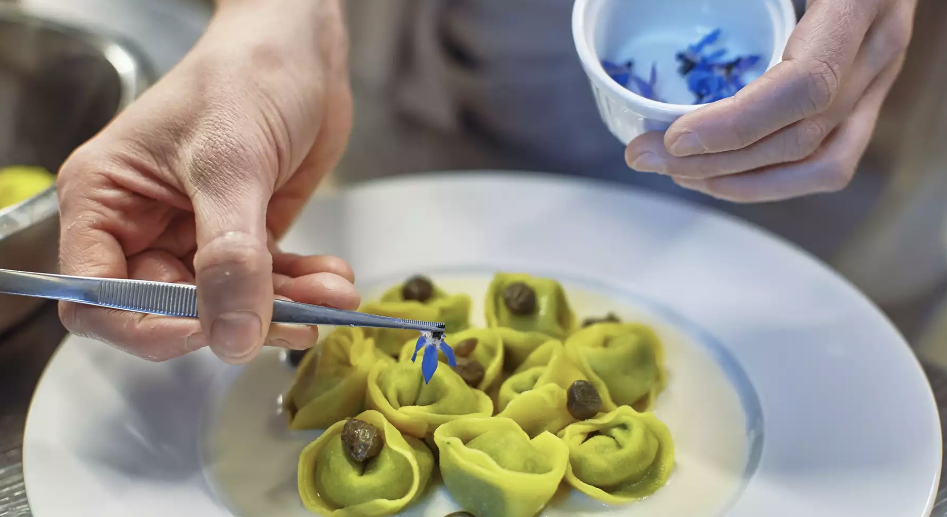 Dettaglio di un piatto preparato in cucina